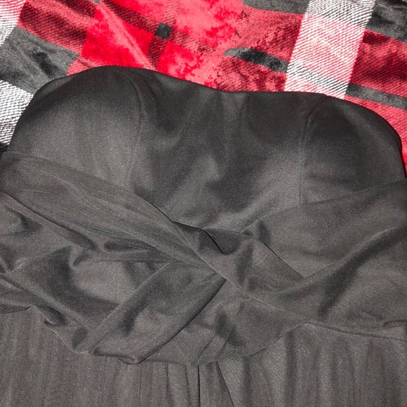 DAVIDS BRIDAL FLOOR LENGTH DRESS. Size 8 - Picture 6 of 6